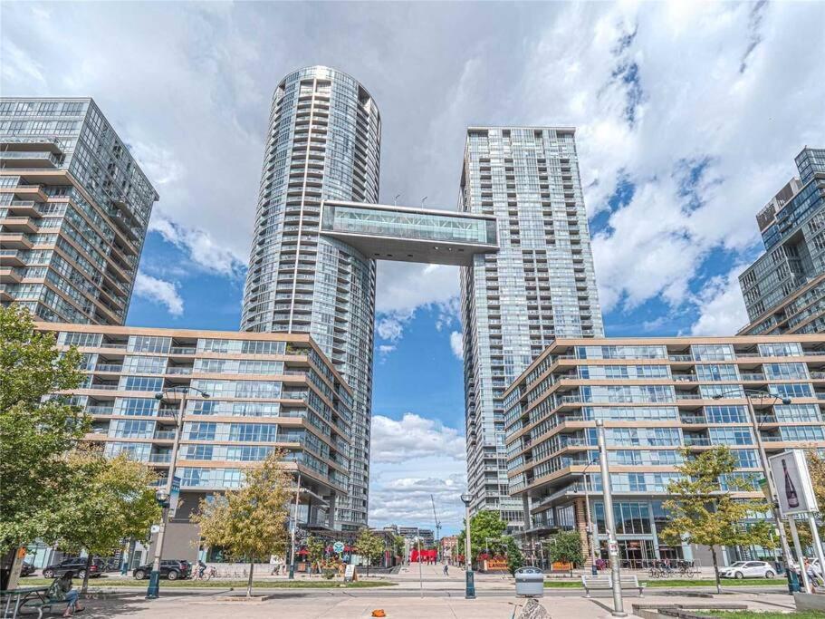 Cozy Condo In Downtown Toronto + Free Parking Exterior foto